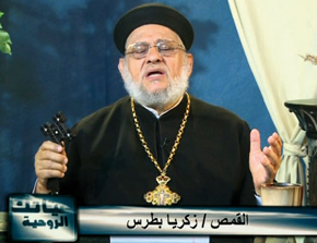 isa_zakaria_prays