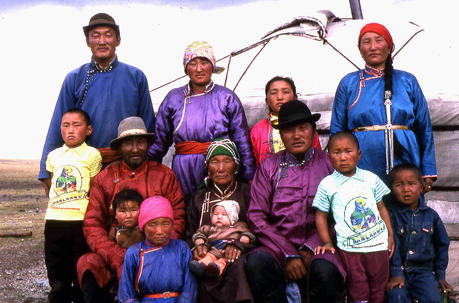 Mongolia-gobi-family Mongolia-gobi-family