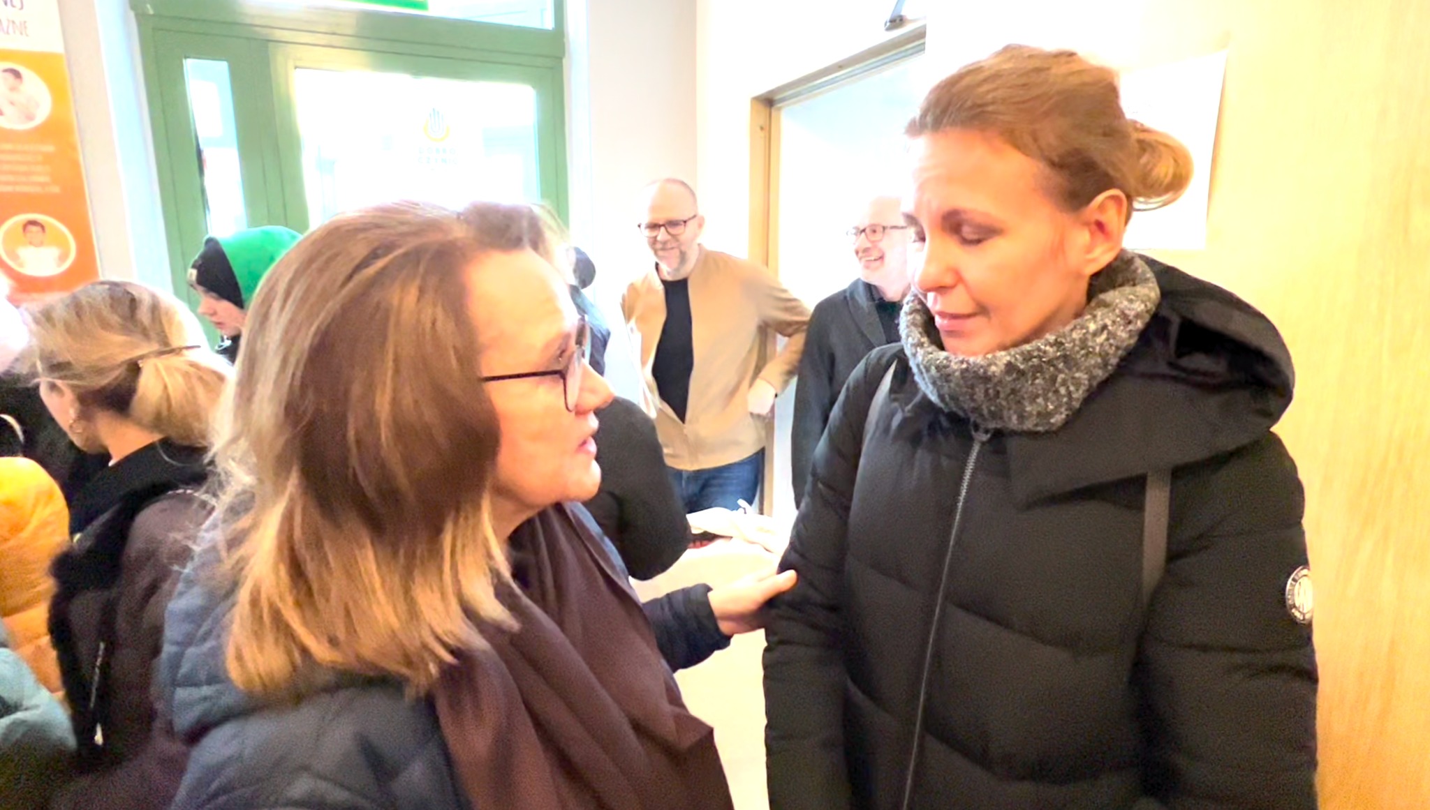 Laura is speaking with a Ukrainian mother at the center. Her husband has remained at the front. His recommendation, was for her to continue her journey to Canada if it was possible to do so. She is traveling with their 2 small children.